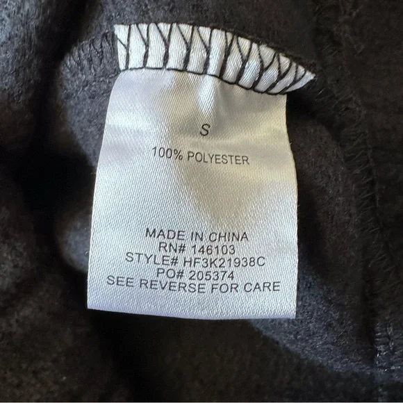 NWT Hippie Rose Quilted Pullover Small Black - Picture 8 of 10